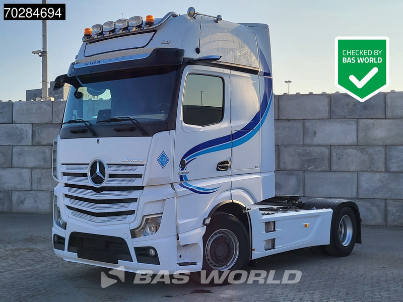 Mercedes-Benz Actros 1945 4X2 GigaSpace 2x Tanks Full-Air Navi MirrorCam ACC - Tracteur routier: photos 1 Mercedes-Benz Actros 1945 4X2 GigaSpace 2x Tanks Full-Air Navi MirrorCam ACC - Tracteur routier: photos 1