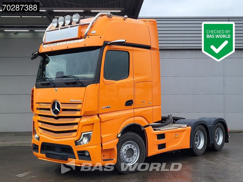 Mercedes-Benz Actros 2663 Actros 6X4 GigaSpace Retarder Full-Air Leder MirrorCam DynamicSteering Compressor Xenon Navi ACC Euro 6 - Tracteur routier: photos 1 Mercedes-Benz Actros 2663 Actros 6X4 GigaSpace Retarder Full-Air Leder MirrorCam DynamicSteering Compressor Xenon Navi ACC Euro 6 - Tracteur routier: photos 1