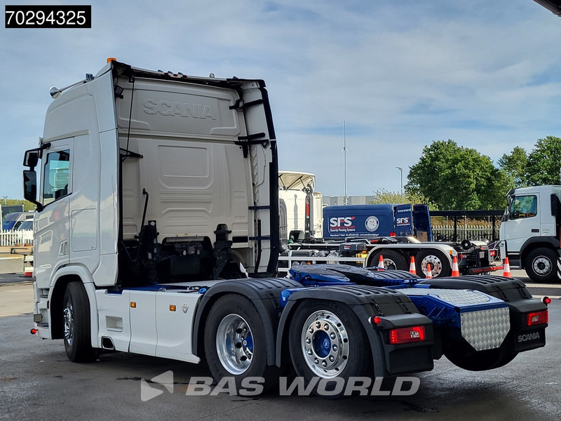 Scania R580 P 6X2 Full-Air Retarder Lift-Axle Leder ACC LED Euro 6 - Tracteur routier: photos 2 Scania R580 P 6X2 Full-Air Retarder Lift-Axle Leder ACC LED Euro 6 - Tracteur routier: photos 2
