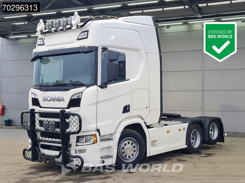 Scania R590 6X2 WB315! Retarder Full-Air 2xTanks Leather ACC Navi LED Euro 6 - Tracteur routier: photos 1 Scania R590 6X2 WB315! Retarder Full-Air 2xTanks Leather ACC Navi LED Euro 6 - Tracteur routier: photos 1