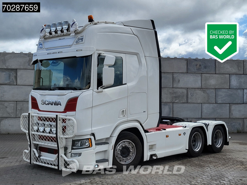 Scania R590 R 6X4 Full-Air Retarder Standklima Leather LED - Tracteur routier: photos 1 Scania R590 R 6X4 Full-Air Retarder Standklima Leather LED - Tracteur routier: photos 1