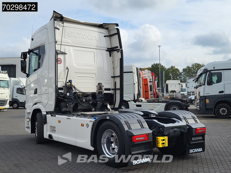 Scania S 660 4X2 Retarder Full-Air 2x Tanks Standklima Leather Led ACC Alcoa Euro 6 - Tracteur routier: photos 2 Scania S 660 4X2 Retarder Full-Air 2x Tanks Standklima Leather Led ACC Alcoa Euro 6 - Tracteur routier: photos 2