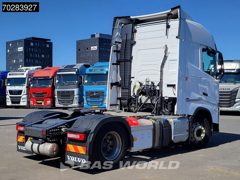 Volvo FH 460 4X2 LNG VEB+ I-ParkCool LED ACC - Tracteur routier: photos 5 Volvo FH 460 4X2 LNG VEB+ I-ParkCool LED ACC - Tracteur routier: photos 5