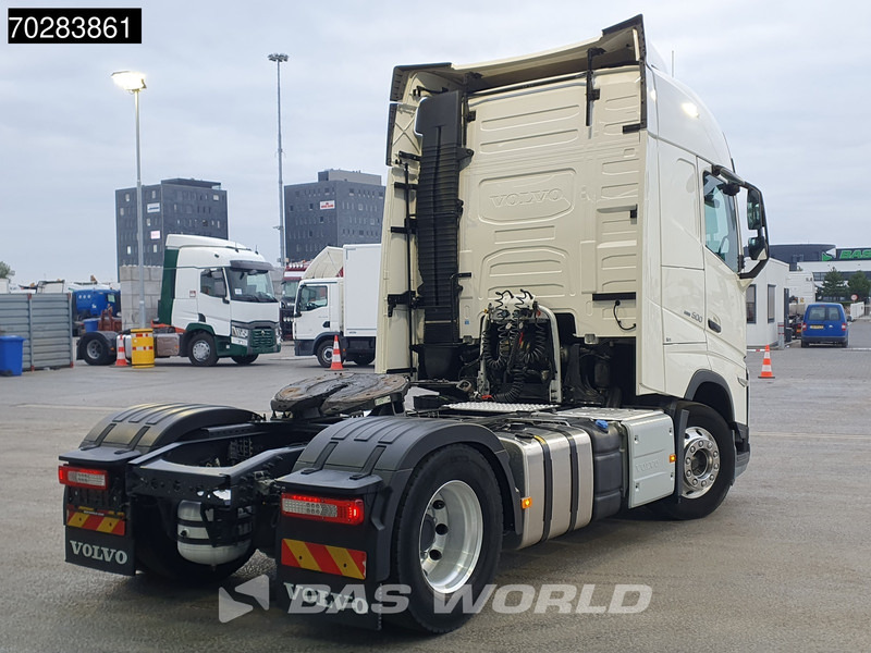 Volvo FH 500 4X2 VEB+ 2x Tanks Alcoa ACC I-Park Cool Euro 6 - Tracteur routier: photos 5 Volvo FH 500 4X2 VEB+ 2x Tanks Alcoa ACC I-Park Cool Euro 6 - Tracteur routier: photos 5