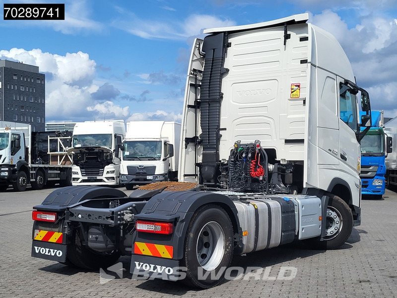 Volvo FH 500 4X2 XL VEB+ 2xTanks Navi LED ACC Euro 6 - Tracteur routier: photos 5 Volvo FH 500 4X2 XL VEB+ 2xTanks Navi LED ACC Euro 6 - Tracteur routier: photos 5