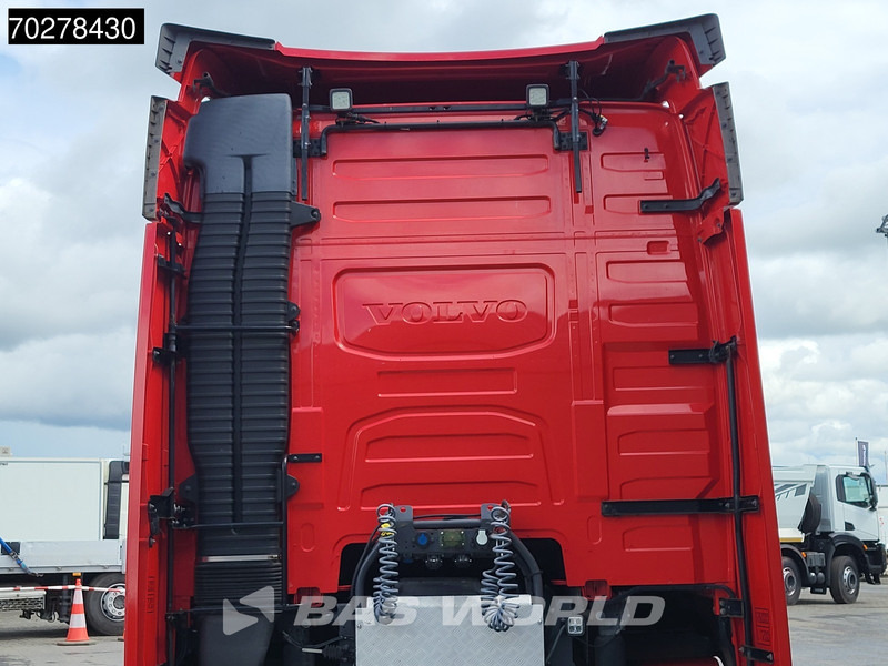 Volvo FH16 750 FH16 6X2 Special-Interior Full-Air Work-Remote Dynamic Steering Alcoa ACC Xenon - Tracteur routier: photos 5 Volvo FH16 750 FH16 6X2 Special-Interior Full-Air Work-Remote Dynamic Steering Alcoa ACC Xenon - Tracteur routier: photos 5