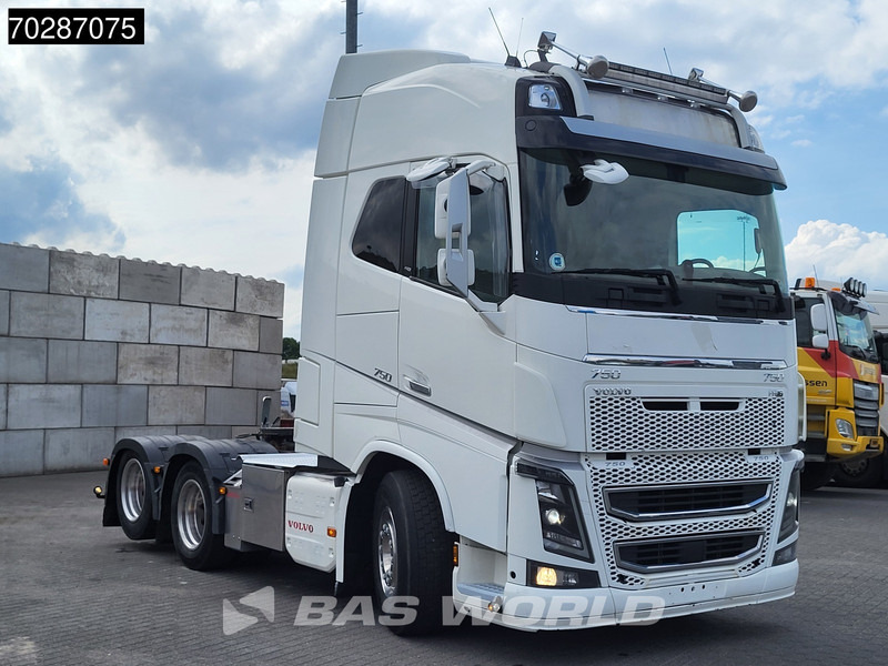 Volvo FH16 750 FH16 6X4 Retarder Liftachse Full-Air Xenon Euro 6 - Tracteur routier: photos 3 Volvo FH16 750 FH16 6X4 Retarder Liftachse Full-Air Xenon Euro 6 - Tracteur routier: photos 3