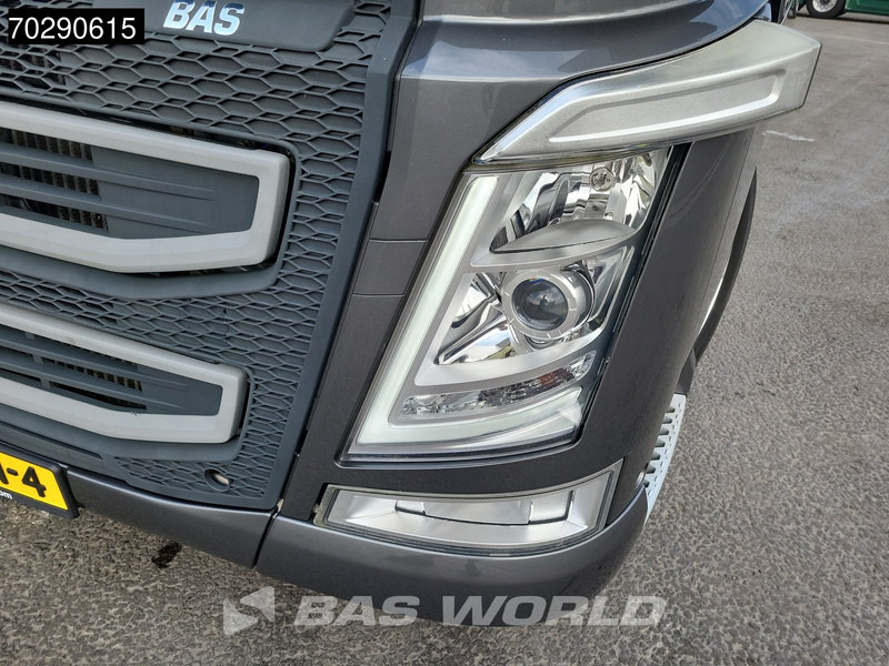 Camion chevaux Volvo FH 420 FH 4X2 NL-Truck STX Horse truck + Living 4 Horses Navi ACC Euro 6: photos 16