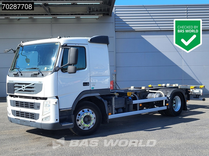 Volvo FM 330 4X2 4,60m Wheelbase BDF Automatic Euro 5 - Camion porte-conteneur/ Caisse mobile: photos 1 Volvo FM 330 4X2 4,60m Wheelbase BDF Automatic Euro 5 - Camion porte-conteneur/ Caisse mobile: photos 1