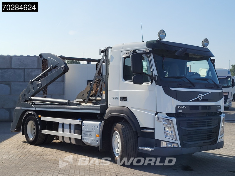 Volvo FM 330 FM 4X2 VEB Xenon Skip Loader Euro 6 - Camion multibenne: photos 3 Volvo FM 330 FM 4X2 VEB Xenon Skip Loader Euro 6 - Camion multibenne: photos 3