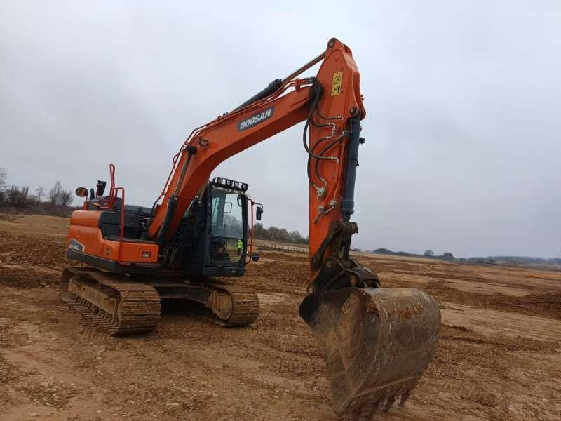 Doosan DX140LC-5 - Pelle sur chenille: photos 2 Doosan DX140LC-5 - Pelle sur chenille: photos 2