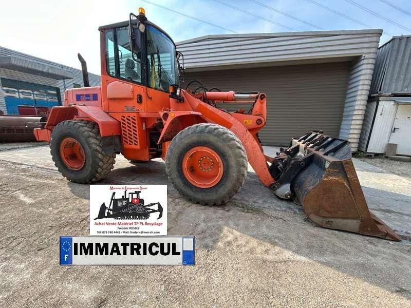 Hitachi W130A - Chargeuse sur pneus: photos 1 Hitachi W130A - Chargeuse sur pneus: photos 1