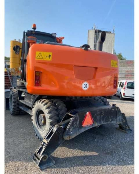 Hitachi ZX170W-5B - Pelle sur pneus: photos 5 Hitachi ZX170W-5B - Pelle sur pneus: photos 5