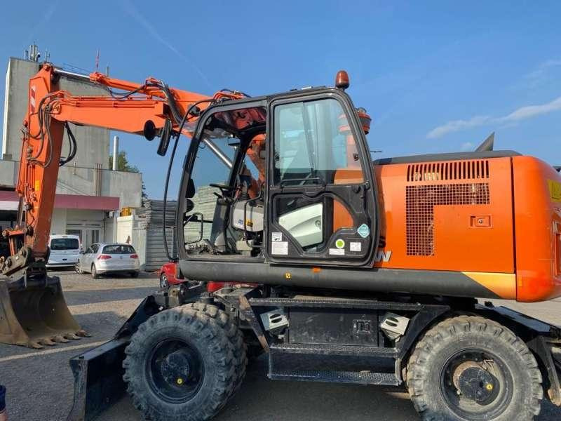 Hitachi ZX170W-5B - Pelle sur pneus: photos 1 Hitachi ZX170W-5B - Pelle sur pneus: photos 1