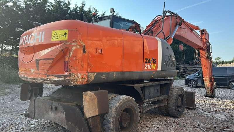 Hitachi ZX210W-3 - Pelle sur pneus: photos 3 Hitachi ZX210W-3 - Pelle sur pneus: photos 3