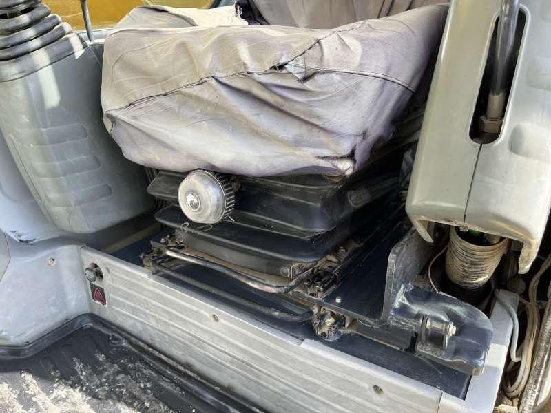 Pelle sur chenille Kobelco SK235SRNLC-1ES: photos 47