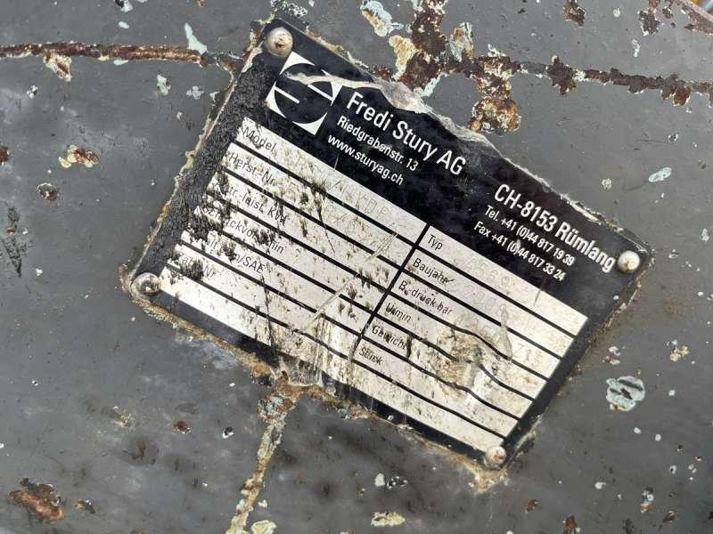 Pelle sur chenille Kobelco SK235SRNLC-1ES: photos 14