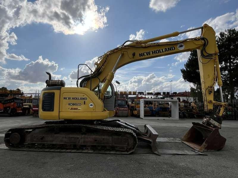 Pelle sur chenille Kobelco SK235SRNLC-1ES: photos 6