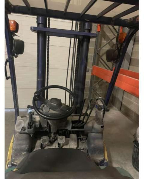 Komatsu FD25T-14 - Chariot élévateur diesel: photos 3 Komatsu FD25T-14 - Chariot élévateur diesel: photos 3