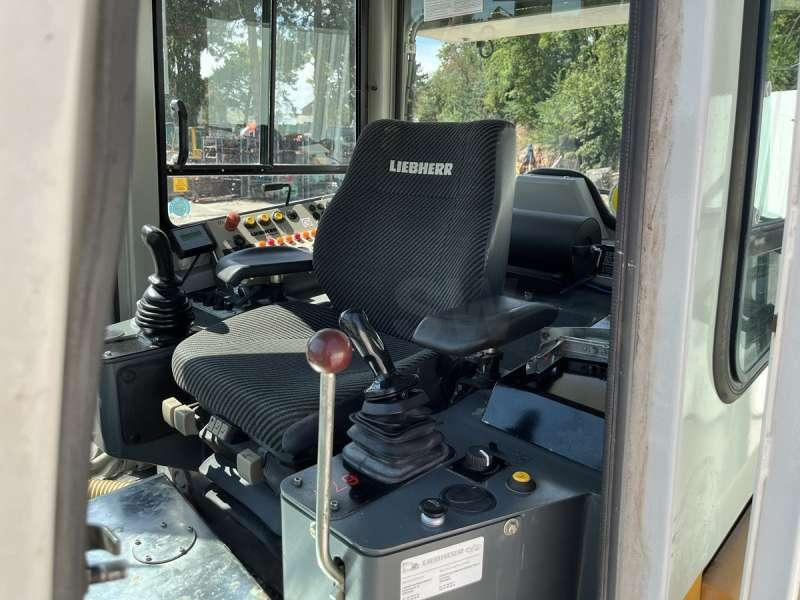 Chargeuse sur chenilles Liebherr LR614: photos 35