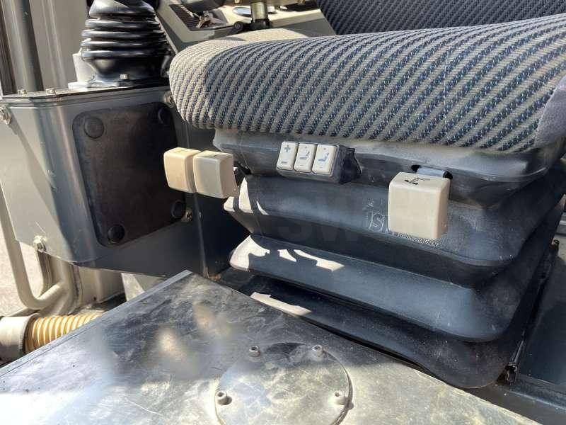 Chargeuse sur chenilles Liebherr LR614: photos 36