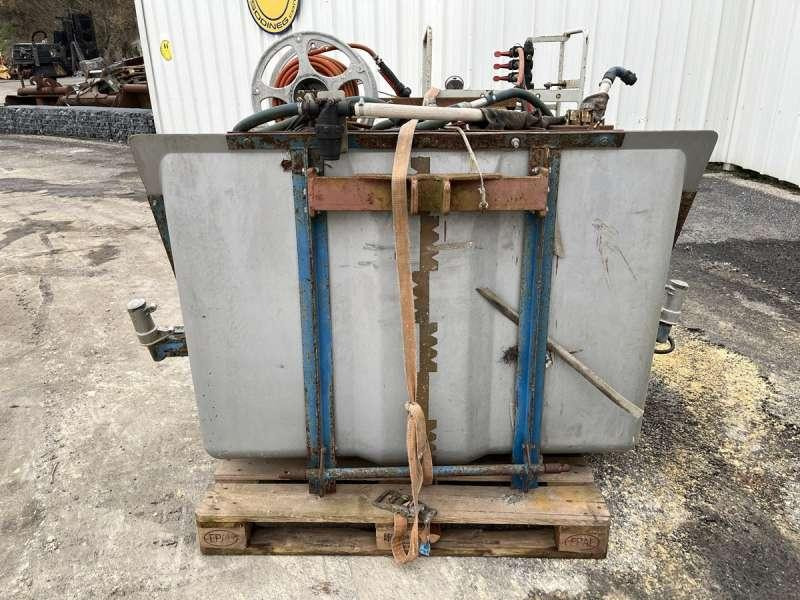 Tecnoma CUVE DE TRAITEMENT PHYTO - Pulvé porté: photos 1 Tecnoma CUVE DE TRAITEMENT PHYTO - Pulvé porté: photos 1