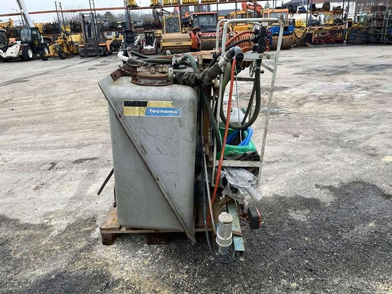 Tecnoma CUVE DE TRAITEMENT PHYTO - Pulvé porté: photos 3 Tecnoma CUVE DE TRAITEMENT PHYTO - Pulvé porté: photos 3