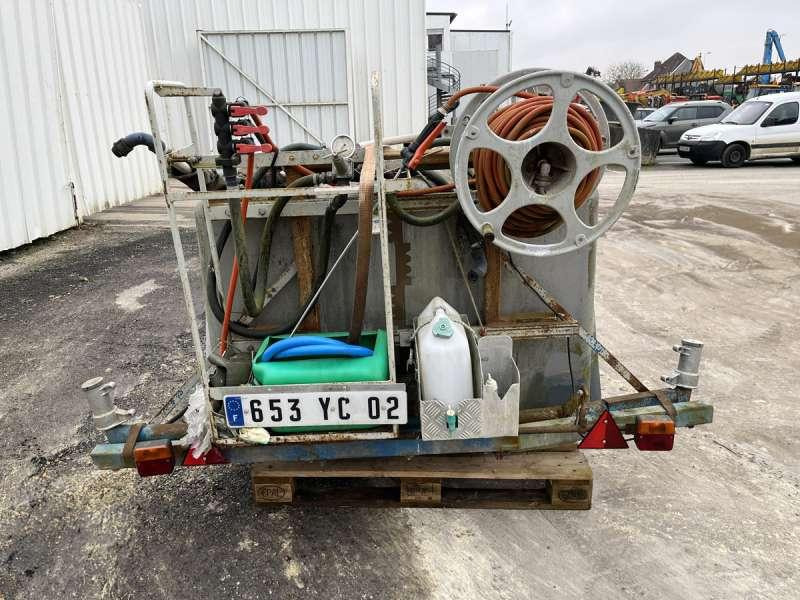 Tecnoma CUVE DE TRAITEMENT PHYTO - Pulvé porté: photos 5 Tecnoma CUVE DE TRAITEMENT PHYTO - Pulvé porté: photos 5