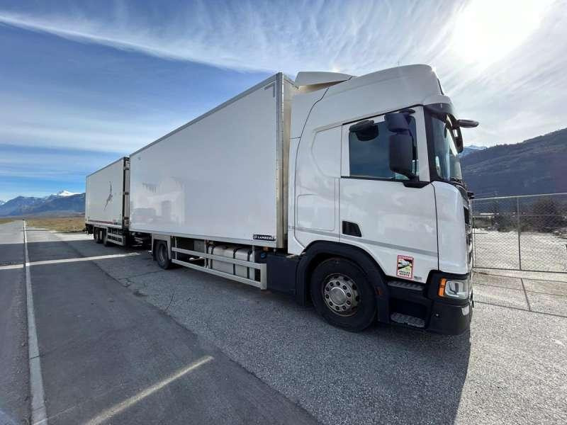 Scania R450 4X2 - Tracteur routier: photos 1 Scania R450 4X2 - Tracteur routier: photos 1