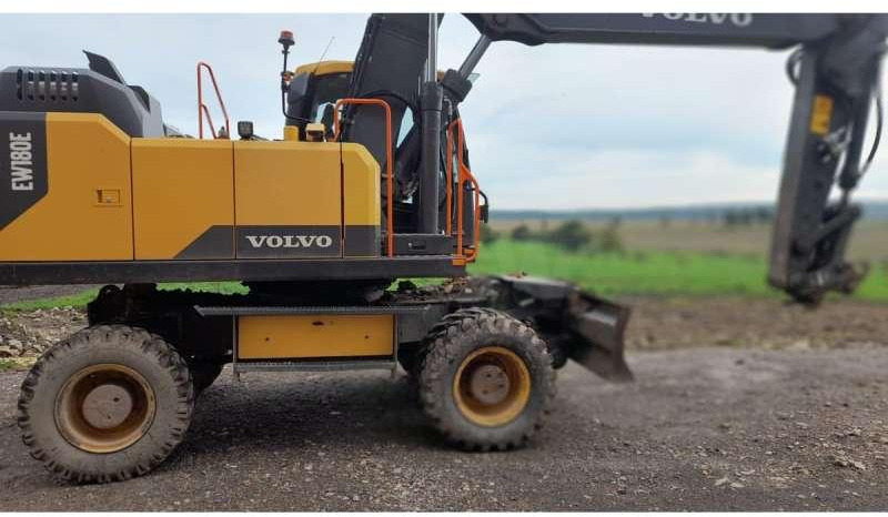 Volvo EW180E - Pelle sur pneus: photos 2 Volvo EW180E - Pelle sur pneus: photos 2