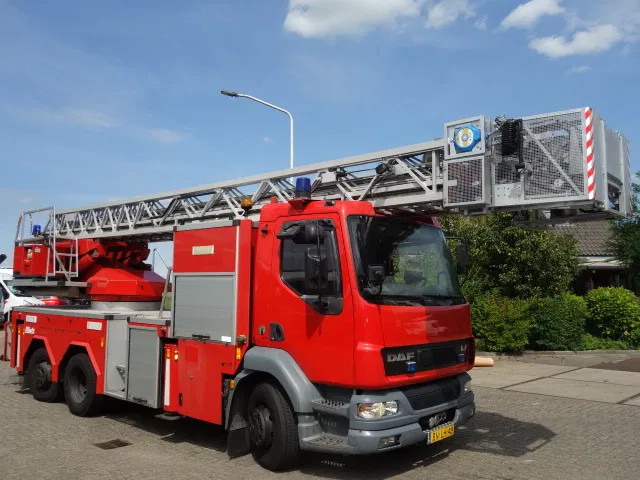 DAF LF 250 METZ 30 meter - Camion: photos 2 DAF LF 250 METZ 30 meter - Camion: photos 2