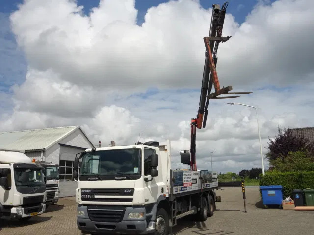 DAF CF 360 6X4 MANUAL GEAR STEELSPRINGS 18,5 TON PALFINKER - Camion plateau, Camion grue: photos 3 DAF CF 360 6X4 MANUAL GEAR STEELSPRINGS 18,5 TON PALFINKER - Camion plateau, Camion grue: photos 3