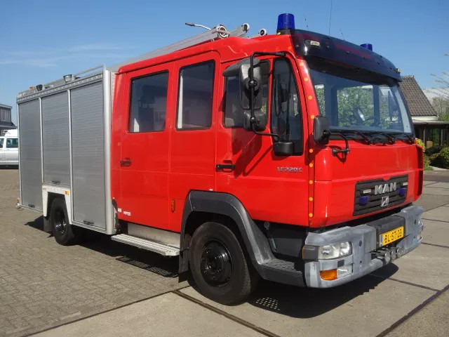 Camion de pompier MAN LE 220C GODIVA POMP 2000 LITER TANK,MANUAL GEARBOX: photos 7 Camion de pompier MAN LE 220C GODIVA POMP 2000 LITER TANK,MANUAL GEARBOX: photos 7