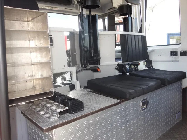 Camion de pompier MAN LE 220C GODIVA POMP 2000 LITER TANK,MANUAL GEARBOX: photos 15 Camion de pompier MAN LE 220C GODIVA POMP 2000 LITER TANK,MANUAL GEARBOX: photos 15