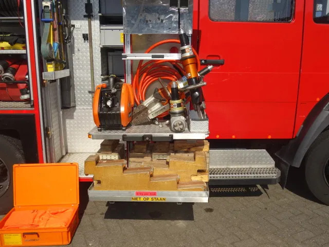 MAN LE 250 godiva pump with holmatro set - Camion de pompier: photos 3 MAN LE 250 godiva pump with holmatro set - Camion de pompier: photos 3