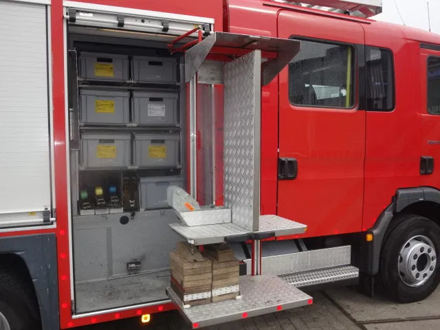 MAN TGM 15.290 15-280 BOMBEROS FIRE TRUCK, 3000 LITER PER MIN - Camion de pompier: photos 4 MAN TGM 15.290 15-280 BOMBEROS FIRE TRUCK, 3000 LITER PER MIN - Camion de pompier: photos 4