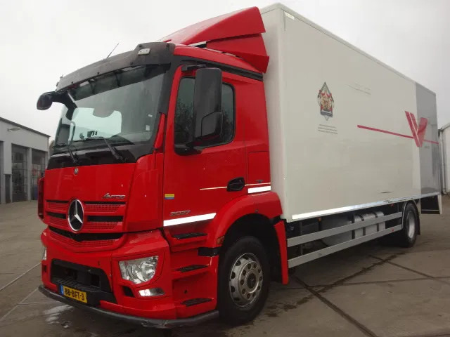 Mercedes-Benz Antos 2027 - Camion fourgon: photos 1 Mercedes-Benz Antos 2027 - Camion fourgon: photos 1