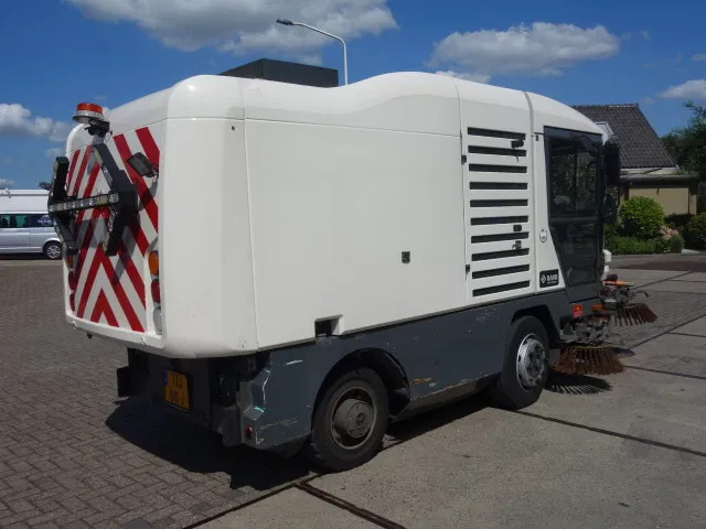 Ravo 540 3E BORSTEL EURO5 - Balayeuse de voirie: photos 3 Ravo 540 3E BORSTEL EURO5 - Balayeuse de voirie: photos 3