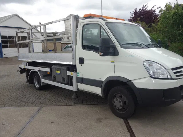 Iveco 40C12 - Véhicule utilitaire: photos 3 Iveco 40C12 - Véhicule utilitaire: photos 3