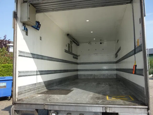 Volvo FL FL250 isothermic box - Camion fourgon: photos 4 Volvo FL FL250 isothermic box - Camion fourgon: photos 4