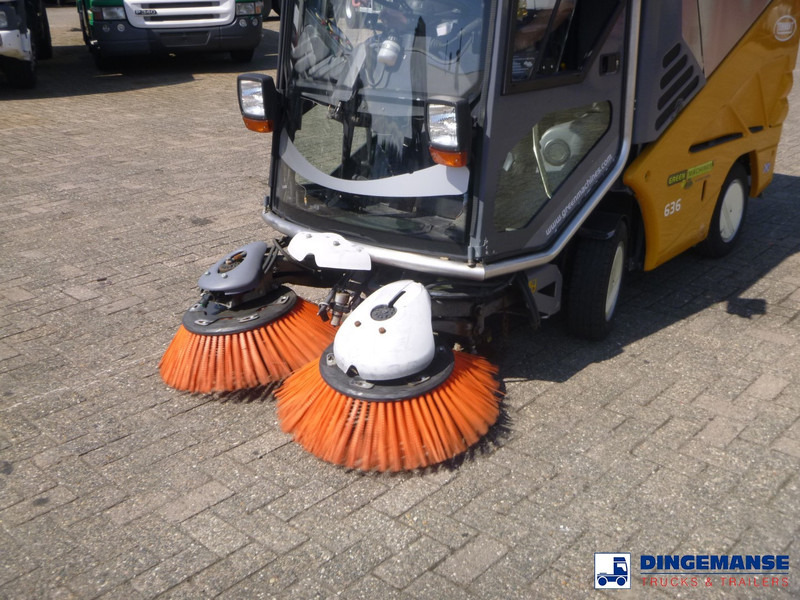 Balayeuse de voirie Applied sweeper Green machine 636: photos 11