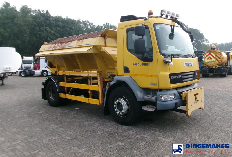 DAF LF 55.250 4X2 RHD gritter - Engin de déneigement: photos 2 DAF LF 55.250 4X2 RHD gritter - Engin de déneigement: photos 2