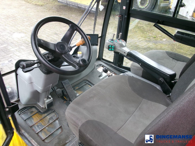 Johnston C202 compact street sweeper - Balayeuse de voirie: photos 5 Johnston C202 compact street sweeper - Balayeuse de voirie: photos 5