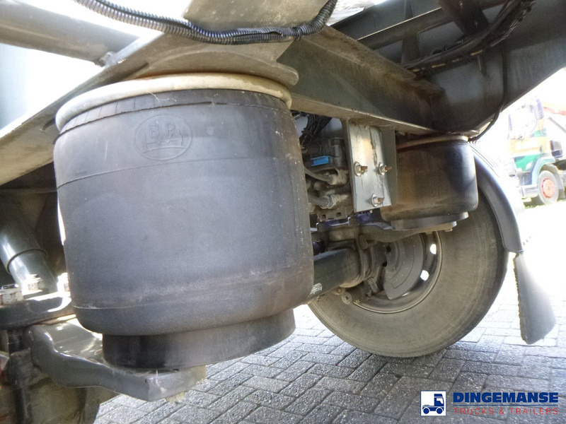 Mafa Food (milk) tank inox 29 m3 / 3 comp + pump en crédit-bail Mafa Food (milk) tank inox 29 m3 / 3 comp + pump: photos 8