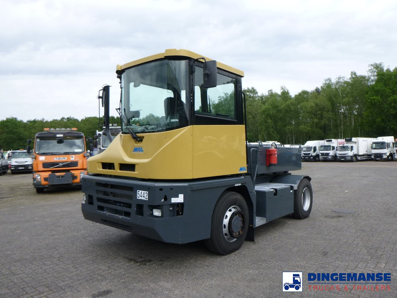 MOL RM 255 4X4 terminal drawbar tractor 150 ton - Tracteur routier: photos 1 MOL RM 255 4X4 terminal drawbar tractor 150 ton - Tracteur routier: photos 1