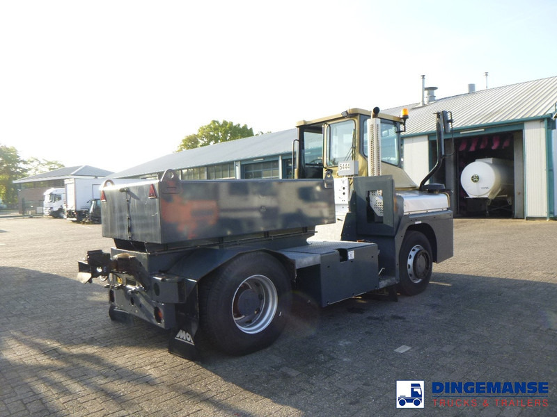 MOL RM 255 4X4 terminal drawbar tractor 150 ton - Tracteur routier: photos 4 MOL RM 255 4X4 terminal drawbar tractor 150 ton - Tracteur routier: photos 4