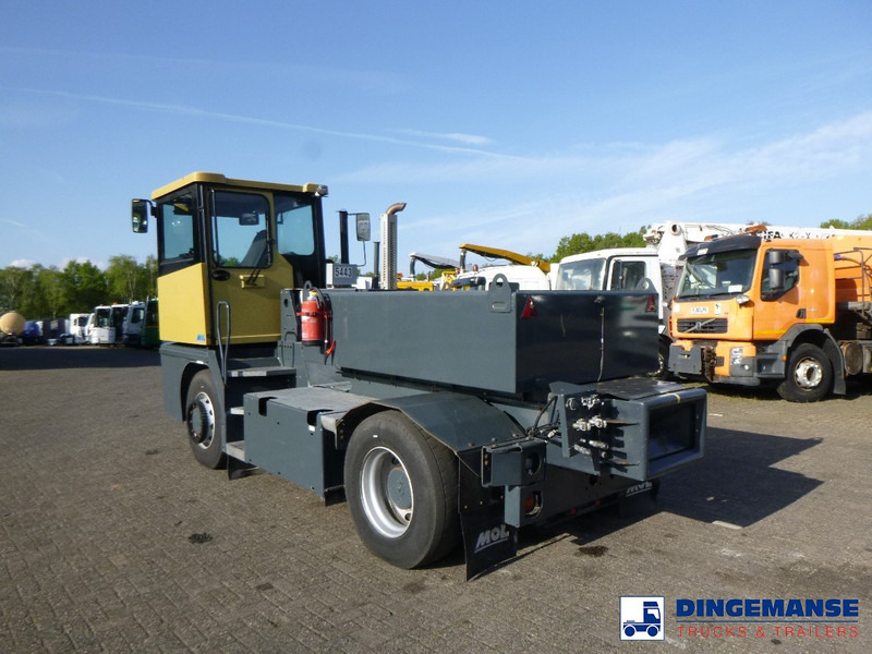 MOL RM 255 4X4 terminal drawbar tractor 150 ton - Tracteur routier: photos 3 MOL RM 255 4X4 terminal drawbar tractor 150 ton - Tracteur routier: photos 3