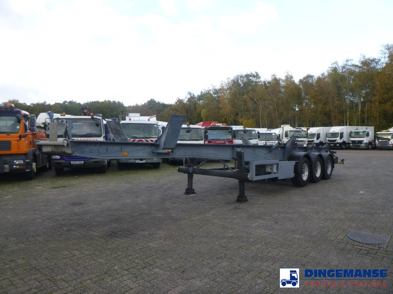 Filiat 3-axle tank trailer chassis incl supports - Semi-remorque citerne: photos 1 Filiat 3-axle tank trailer chassis incl supports - Semi-remorque citerne: photos 1