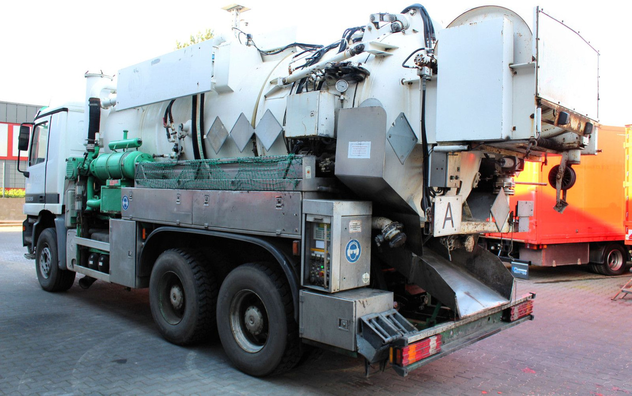 Mercedes-Benz Actros 3335 6x4 Kroll 13m³ HD-Kombi ADR/GGVS V2A - Camion hydrocureur: photos 5 Mercedes-Benz Actros 3335 6x4 Kroll 13m³ HD-Kombi ADR/GGVS V2A - Camion hydrocureur: photos 5