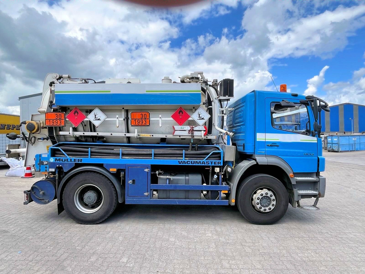 Mercedes-Benz Axor 1833 Müller 9,5m³ Saug u.Druck+HD-Spül +ADR - Camion hydrocureur: photos 1 Mercedes-Benz Axor 1833 Müller 9,5m³ Saug u.Druck+HD-Spül +ADR - Camion hydrocureur: photos 1